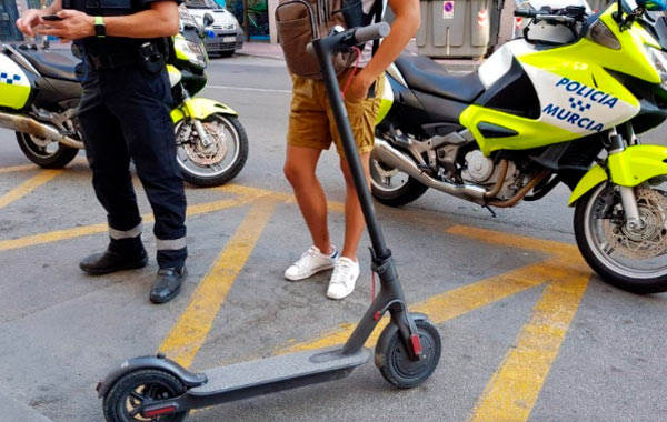 scooters eléctricos prohibidos en aceras
